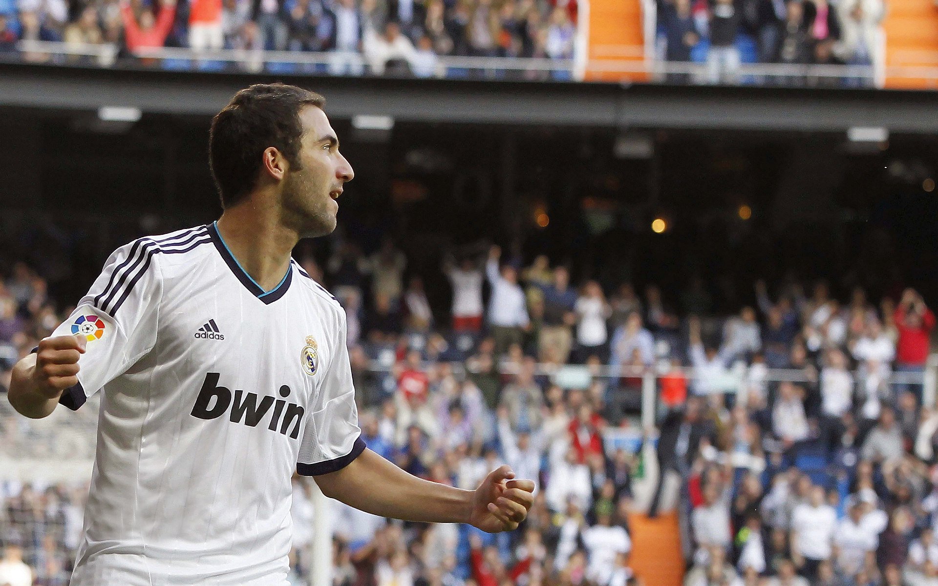 亚博app下载地址-西甲最新形势：川崎前锋高居榜首，皇家马德里强势追赶，冠军归属成迷